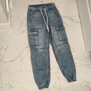 Size 0 American Eagle pants.